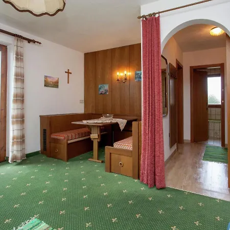 Apartment In Hart Im Zillertal With Garden Balcony Parking פוגן