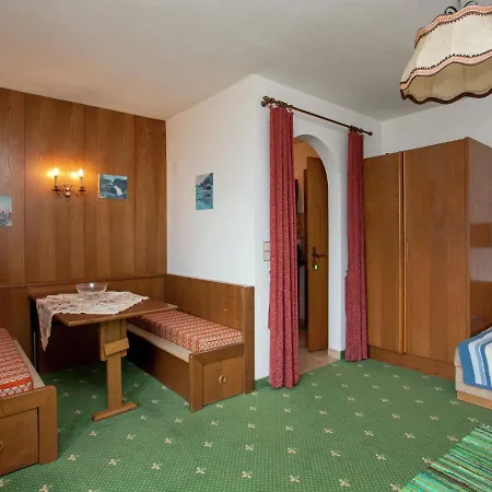 Apartment In Hart Im Zillertal With Garden Balcony Parking פוגן