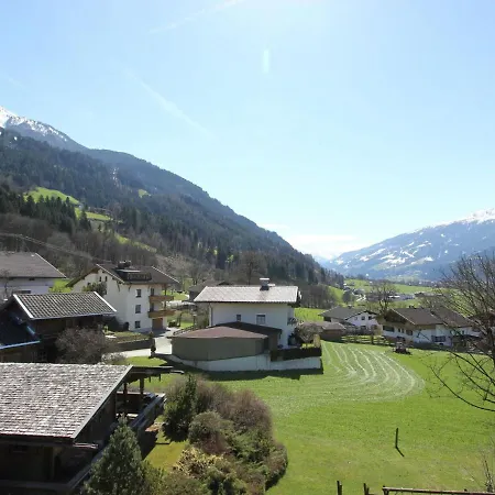 Apartment In Hart Im Zillertal With Garden Balcony Parking דירה פוגן
